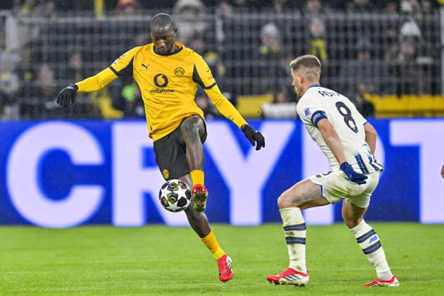 v. li. im Zweikampf Serhou Guirassy (Dortmund 9) Mario Pasalic (Atalanta 8) 17.02.2026 Fussball, Champions League, Borussia Dortmund vs Atalanta Bergamo , Signal Iduna Park, Dortmund,