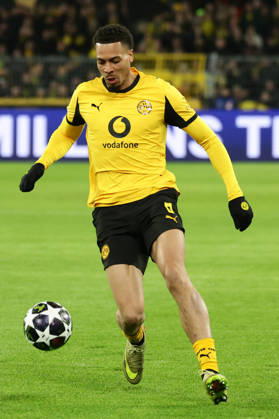 Dortmund, Germany, 17.02.26, Felix Nmecha (Borussia Dortmund) am Ball während des Spiels der Champions League Playoffs zwischen Borussia Dortmund - Atalanta Bergamo im Signal Iduna Park in Dortmund. (Photo by Joachim Bywaletz) DFB DFL REGULATIONS PROHIBIT ANY USE OF PHOTOGRAPHS AS IMAGE SEQUENCES AND OR QUASI-VIDEO. Copyright: JoachimxBywaletz xJB-Sportfoto