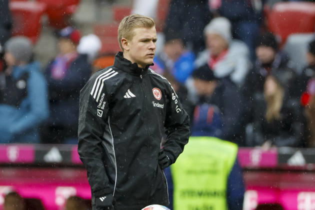 Jonathan Burkardt (Eintracht Frankfurt, 09) beim Aufwärmen vor Spielbeginn , Deutschland, Fussball, 1. Bundesliga, 23.Spieltag, 2025 2026, FC Bayern München vs. Eintracht Frankfurt, 21.02.2026, München Allianz-Arena Deutschland Copyright: xGrantxHubbsx