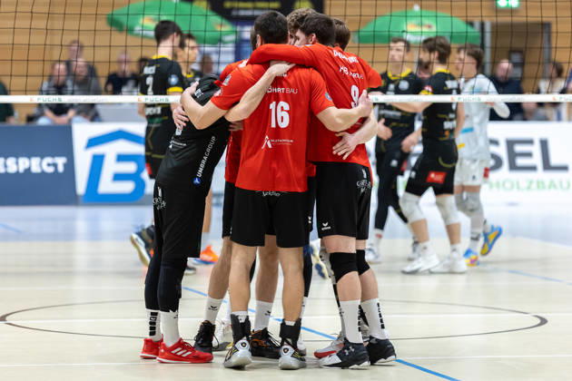 Team, Mannschaft, jubelt, Jubel, positive Emotionen, positive Emotion, SV Schwaig Volleyball - CERATONIA Volleys Eltmann , Volleyball, 2. Bundesliga Sued, 22. Spieltag, 21.02.2026 SV Schwaig Volleyball - CERATONIA Volleys Eltmann , Volleyball, 2. Bundesliga Sued, 22. Spieltag, 21.02.2026 Schwaig Copyright: xEibner-Pressefoto G.xSantemizx EP_GSZ