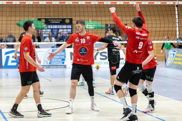 Team, Mannschaft, jubelt, Jubel, positive Emotionen, positive Emotion, Spielende, SV Schwaig Volleyball - CERATONIA Volleys Eltmann , Volleyball, 2. Bundesliga Sued, 22. Spieltag, 21.02.2026 SV Schwaig Volleyball - CERATONIA Volleys Eltmann , Volleyball, 2. Bundesliga Sued, 22. Spieltag, 21.02.2026 Schwaig Copyright: xEibner-Pressefoto G.xSantemizx EP_GSZ