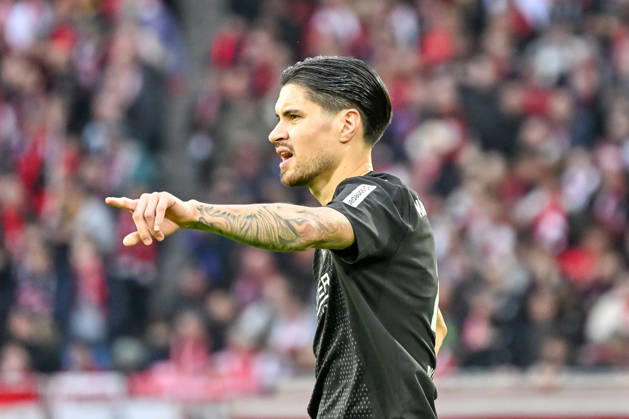 Kevin Diks (Borussia Moenchengladbach, 04) mit Gestik GER, SC Freiburg - Borussia Moenchengladbach, Fussball, Bundesliga, 23. Spieltag, Saison 2025 2026, 22.02.2026 DFL DFB REGULATIONS PROHIBIT ANY USE OF PHOTOGRAPHS AS IMAGE SEQUENCES AND OR QUASI-VIDEO GER, SC Freiburg - Borussia Moenchengladbach, Fussball, Bundesliga, 23. Spieltag, Saison 2025 2026, 22.02.2026 Freiburg Copyright: xEibner-Pressefoto ThomasxHessx EP_THS