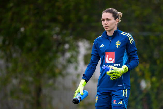260225 Goalkeeper Jennifer Falk of the Swedish women s national football at a training session on February 25, 2026 in Albufeira. Photo: Ludvig Thunman BILDBYRAN kod LT LT0773 fotboll football soccer fotball träning practice training sverige sweden dam bbeng Copyright: LUDVIGxTHUNMAN BB260225LT021