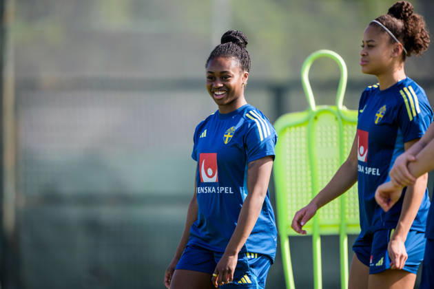 260226 Monica Jusu Bah of the Swedish women s national football team at a training session on February 26, 2026 in Albuferia. Photo: Ludvig Thunman BILDBYRAN kod LT LT0774 fotboll football soccer fotball träning practice training sverige sweden dam bbeng Copyright: LUDVIGxTHUNMAN BB260226LT015