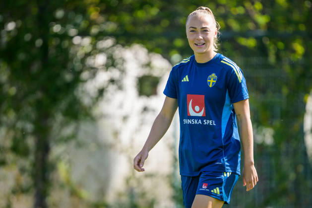260226 Hanna Bennison of the Swedish women s national football team at a training session on February 26, 2026 in Albuferia. Photo: Ludvig Thunman BILDBYRAN kod LT LT0774 fotboll football soccer fotball träning practice training sverige sweden dam bbeng Copyright: LUDVIGxTHUNMAN BB260226LT016