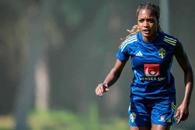 260226 Evelyn Ijeh of the Swedish women s national football team at a training session on February 26, 2026 in Albuferia. Photo: Ludvig Thunman BILDBYRAN kod LT LT0774 fotboll football soccer fotball träning practice training sverige sweden dam bbeng Copyright: LUDVIGxTHUNMAN BB260226LT019
