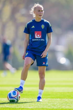 260226 Hanna Bennison of the Swedish women s national football team at a training session on February 26, 2026 in Albuferia. Photo: Ludvig Thunman BILDBYRAN kod LT LT0774 fotboll football soccer fotball träning practice training sverige sweden dam bbeng Copyright: LUDVIGxTHUNMAN BB260226LT042