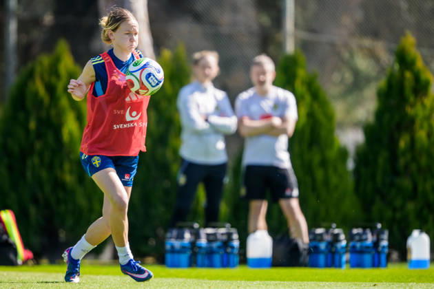260226 Matilda Vinberg of the Swedish women s national football team at a training session on February 26, 2026 in Albuferia. Photo: Ludvig Thunman BILDBYRAN kod LT LT0774 fotboll football soccer fotball träning practice training sverige sweden dam bbeng Copyright: LUDVIGxTHUNMAN BB260226LT047