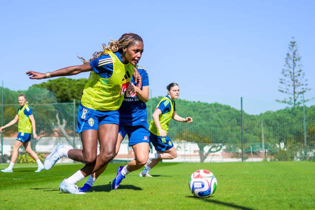 260226 Evelyn Ijeh of the Swedish women s national football team at a training session on February 26, 2026 in Albuferia. Photo: Ludvig Thunman BILDBYRAN kod LT LT0774 fotboll football soccer fotball träning practice training sverige sweden dam bbeng Copyright: LUDVIGxTHUNMAN BB260226LT058