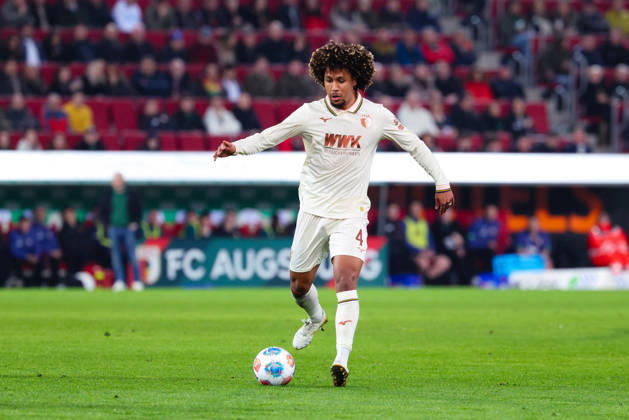 Han-Noah Massengo (4, FC Augsburg) beim Spiel zwischen FC Augsburg v 1.FC Köln, Fußball, Herren, Bundesliga, 2025 2026, 24.Spieltag am 27.02.2026 in Augsburg, WWK ARENA. DFL and DFB regulations prohibit any use of photographs as image sequences and or quasi-video. Bayern Deutschland