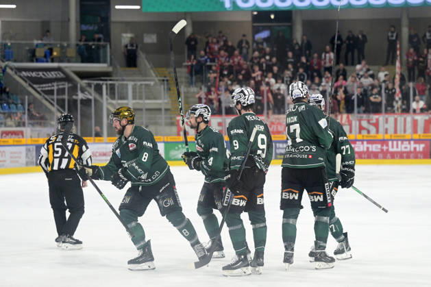 Tor,Torjubel zum 3:3 der Bietigheim Steelers durch das Tor von Jack Dugan (Bietigheim Steelers, 08) Bietigheim Steelers vs. EV Landshut, Eishockey, DEL 2, 49.Spieltag, Saison 2025 2026, 27.02.2026 Bietigheim Steelers vs. EV Landshut, Eishockey, DEL 2, 49.Spieltag, Saison 2025 2026, 27.02.2026 Bietigheim Copyright: xEibner-Pressefotox EP_TBR