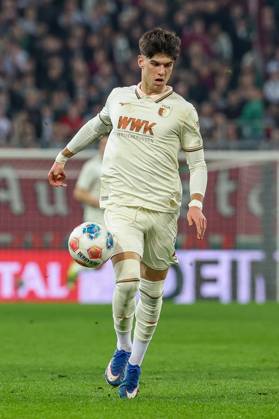 Rodrigo Ribeiro 21 (FC Augsburg), FC Augsburg vs. 1. FC Koeln, Fussball, 1. Bundesliga, 24. Spieltag, 27.02.2026 DFB regulations prohibit any use of photographs as image sequences and or quasi-video Augsburg Bayern Deutschland