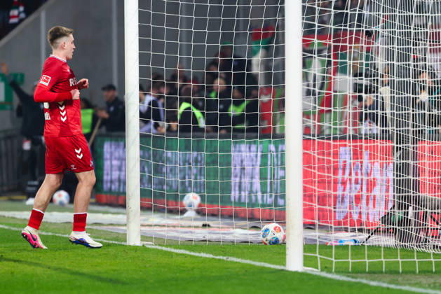 Team (FC Augsburg) Tor zum 2 : 0 beim Spiel zwischen FC Augsburg v 1.FC Köln, Fußball, Herren, Bundesliga, 2025 2026, 24.Spieltag am 27.02.2026 in Augsburg, WWK ARENA. DFL and DFB regulations prohibit any use of photographs as image sequences and or quasi-video. Bayern Deutschland