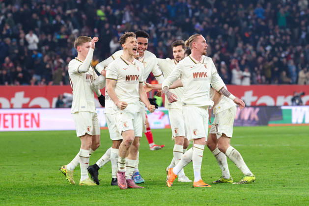 Team (FC Augsburg) Tor zum 2 : 0 beim Spiel zwischen FC Augsburg v 1.FC Köln, Fußball, Herren, Bundesliga, 2025 2026, 24.Spieltag am 27.02.2026 in Augsburg, WWK ARENA. DFL and DFB regulations prohibit any use of photographs as image sequences and or quasi-video. Bayern Deutschland