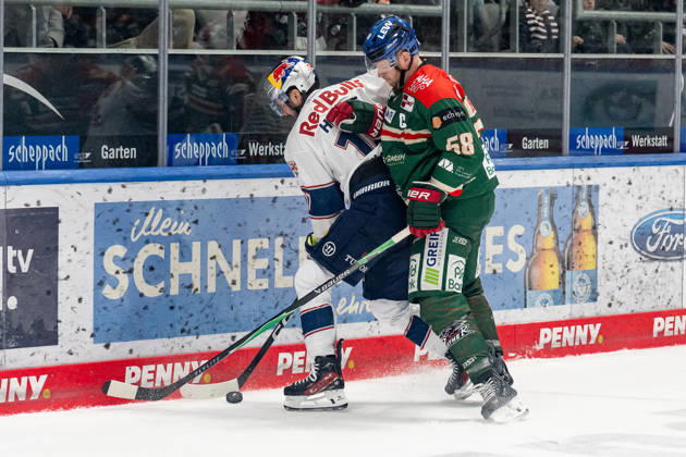 Kampf um den Puck Zweikampf zwischen Taro Hirose (EHC Red Bull Muenchen, 17) und Maximilian Renner (Augsburger Panther, 58) GER, Augsburger Panther vs. EHC Red Bull Muenchen, Eishockey, DEL, 46. Spieltag, Saison 2025 2026, 27.02.2026. GER, Augsburger Panther vs. EHC Red Bull Muenchen, Eishockey, DEL, 46. Spieltag, Saison 2025 2026, 27.02.2026. Augsburg Copyright: xEibner-Pressefoto HeikexFeinerx EP_HFR
