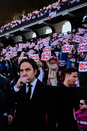 Rayo Vallecano vs Athletic Club de Bilbao - LaLiga EA Sports - 28 02 2026 Fans protest against Raul Martin Presa, president of Rayo Vallecano during the LaLiga EA Sports match between Rayo Vallecano and Athletic Club de Bilbao at Nuevo Vallecas Stadium on February 28, 2026 in Madrid, Spain. Madrid Spain Copyright: xMarinaxFrutos PGSxPhotoxAgencyx