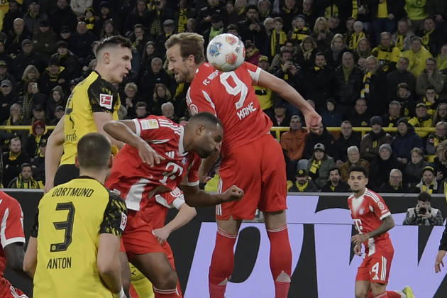 Nico Schlotterbeck (Dortmund 4) erzielt das Tor zum 1:0 28.02.2026 ¢ Fussball ¢ Borussia Dortmund vs FC Bayern Muenchen , Signal Iduna Park, Dortmund, DFB DFL REGULATIONS PROHIBIT ANY USE OF PHOTOGRAPHS AS IMAGE SEQUENCES AND OR QUASI-VIDEO
