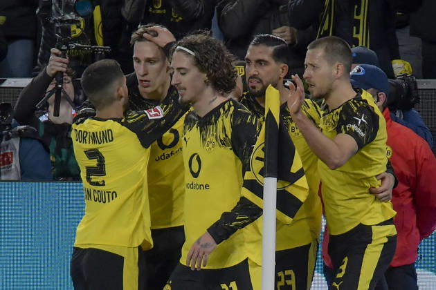 Nico Schlotterbeck (Dortmund 4) jubelt nach dem Tor zum 1:0 mit der Mannschaft 28.02.2026 ¢ Fussball ¢ Borussia Dortmund vs FC Bayern Muenchen , Signal Iduna Park, Dortmund, DFB DFL REGULATIONS PROHIBIT ANY USE OF PHOTOGRAPHS AS IMAGE SEQUENCES AND OR QUASI-VIDEO