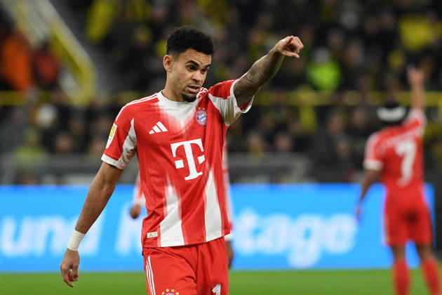 Luis Diaz (FC Bayern Muenchen) gestikuliert, gestik waehrend des Spiels der Bundesliga zwischen Borussia Dortmund und FC Bayern München, Signal Iduna Park am 28. February 2026 in Dortmund, Deutschland. (Foto von Ralf Treese DeFodi Images) +++ Luis Diaz (FC Bayern Muenchen) gestures during the Bundesliga match between Borussia Dortmund and FC Bayern München at Signal Iduna Park on February 28, 2026 in Dortmund, Germany. (Photo by Ralf Treese DeFodi Images) DFL regulations prohibit any use of photographs as image sequences and or quasi-video. (Photo by Ralf Treese DeFodi Images) -
