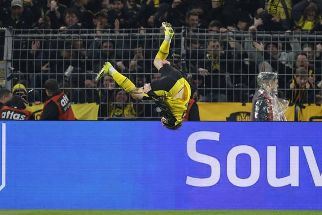 DORTMUND - Daniel Svensson of Borussia Dortmund celebrates the 2-2 during the Bundesliga match between Borussia Dortmund and FC Bayern Munich at Signal Iduna Park stadium on February 28, 2025, in Dortmund, Germany. MAURICE VAN STEEN ANP Bundesliga 2025-2026 xVIxANPxSportx xMauricexvanxSteenxIVx 552033833 originalFilename: 552033833