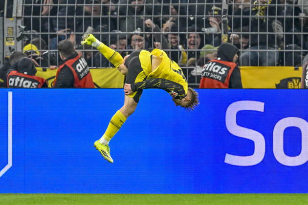 Daniel Svensson (Dortmund 24) jubelt nach dem Tor zum 2:2 28.02.2026 ¢ Fussball ¢ Borussia Dortmund vs FC Bayern Muenchen , Signal Iduna Park, Dortmund, DFB DFL REGULATIONS PROHIBIT ANY USE OF PHOTOGRAPHS AS IMAGE SEQUENCES AND OR QUASI-VIDEO