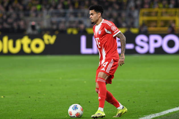 Luis Diaz (FC Bayern Muenchen) in Aktion, am Ball, Einzelaktion waehrend des Spiels der Bundesliga zwischen Borussia Dortmund und FC Bayern München, Signal Iduna Park am 28. February 2026 in Dortmund, Deutschland. (Foto von Ralf Treese DeFodi Images) +++ Luis Diaz (FC Bayern Muenchen) controls the ball during the Bundesliga match between Borussia Dortmund and FC Bayern München at Signal Iduna Park on February 28, 2026 in Dortmund, Germany. (Photo by Ralf Treese DeFodi Images) DFL regulations prohibit any use of photographs as image sequences and or quasi-video. (Photo by Ralf Treese DeFodi Images) -