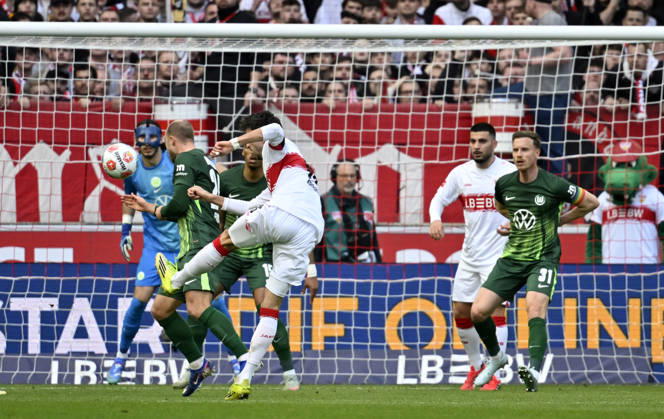 Strafraumszene, Torraumszene Torschuss Aktion Torchance Atakan Karazor VfB Stuttgart (16) VfB Stuttgart vs VfL Wolfsburg WOB 01.03.2026 DFL REGULATIONS PROHIBIT ANY USE OF PHOTOGRAPHS AS IMAGE SEQUENCES AND OR QUASI-VIDEO VfB Stuttgart vs VfL Wolfsburg WOB