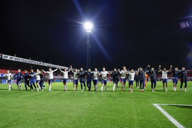 ROTTERDAM , 01-03-2026 , Stadium Woudestein , season 2025 2026 , Dutch Eredivisie football . match between Excelsior Rotterdam and Go Ahead Eagles, final result 0-1, Picture shows celebrating the victory after the game by players GA Eagles Excelsior - Go Ahead Eagles x202024893x Copyright: