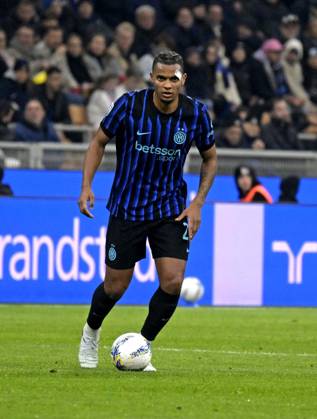 Foto IPP Paolo Bona Milano 28 02 2026 Campionato Serie A di Calcio stagione 2025 2026 partita Inter-Genoa Nella foto Manuel Akanji Italy Photo Press Worldwide Copyright italy ITALY  Copyright: xR4924_italyphotopressx