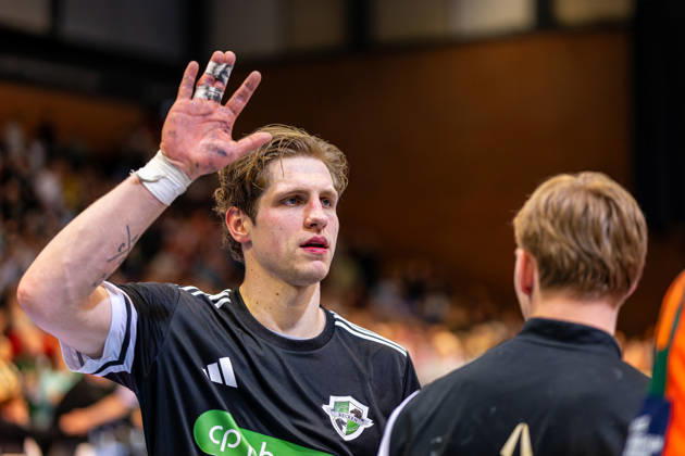 Joel Birlehm (TSV Hannover-Burgdorf, Nr. 35) (L-R), TSV Hannover-Burgdorf (orange) against Kadetten Schaffhausen (black) (3. Matchday of the Main Round EHF European League 2025 2026) (01.03.2026, Swiss Life Hall (Hannover, GER), Copyright: xJanxGuentherx xTSVxHannover-Burgdorfx