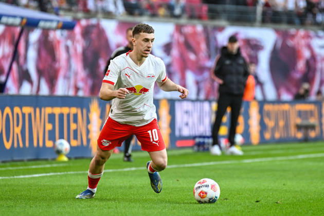 Fußball I Herren I Saison 2025-2026 I Bundesliga I 25. Spieltag I RB Leipzig - FC Augsburg I 07.03.2026 Brajan Gruda (10, RB Leipzig) mit Ball Freisteller, Nahaufnahme, Porträt, Portrait, Einzelfoto, Einzelbild, Körper Leipzig Red Bull Arena Sachsen Deutschland Copyright: xLobeca InesxHähnelx