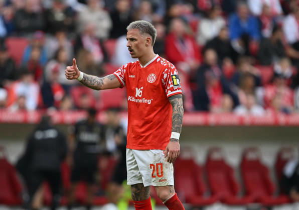 Fussball I Herren I Saison 2025-2026 I Bundesliga I 25. Spieltag I 1. FSV Mainz 05 - VFB Stuttgart I 07.03.2026 Phillip Tietz (20, 1. FSV Mainz 05) Daumen hoch Mainz MEWA Arena Rheinland-Pfalz Deutschland Copyright: xLobeca MaraxWolfx