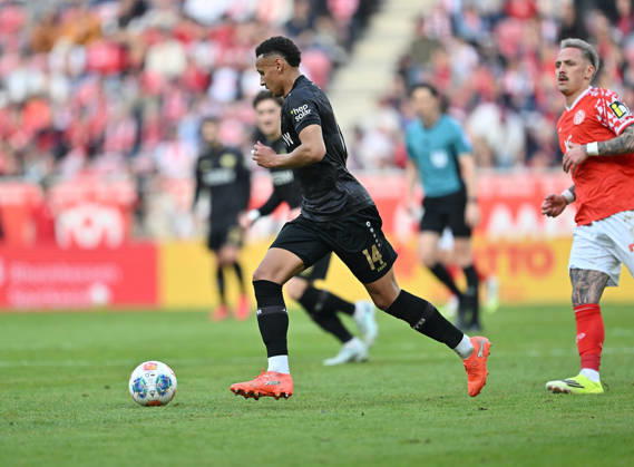 Fussball I Herren I Saison 2025-2026 I Bundesliga I 25. Spieltag I 1. FSV Mainz 05 - VFB Stuttgart I 07.03.2026 Luca Jaquez (14, VFB Stuttgart) am Ball Mainz MEWA Arena Rheinland-Pfalz Deutschland Copyright: xLobeca MaraxWolfx