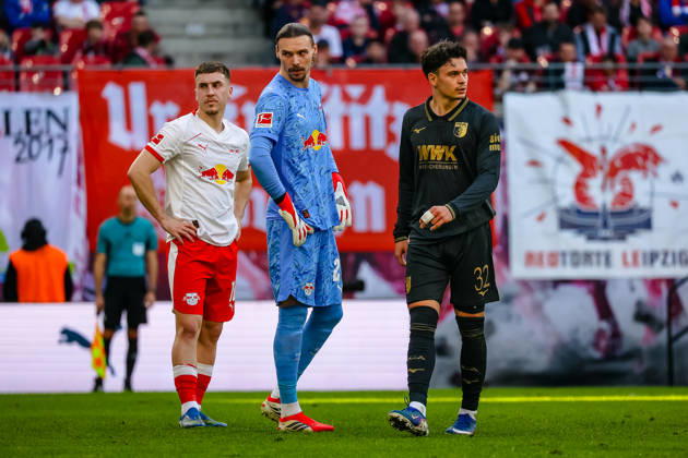 Brajan Gruda (RB Leipzig, 10), Maarten Vandevoordt (RB Leipzig, 26), Fabian Rieder (FC Augsburg, 32) , RB Leipzig vs. FC Augsburg, Fussball, 1. Bundesliga, 25. Spieltag, Saison 2025 2026, 07.03.2026,¨ DFL REGULATIONS PROHIBIT ANY USE OF PHOTOGRAPHS AS IMAGE SEQUENCES AND OR QUASI-VIDEO,¨ RB Leipzig vs. FC Augsburg, Fussball, 1. Bundesliga, 25. Spieltag, Saison 2025 2026, 07.03.2026 Leipzig Copyright: xEibner-Pressefoto LauraxRoemerx EP_LRR