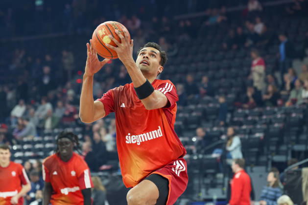 Oscar da Silva (FC Bayern Basketball, 01) beim Aufwaermen vor dem Spiel, GER, FC Bayern Basketball vs. Basketball Loewen Braunschweig, Basketball, easycredit Basketball Bundesliga, 25. Spieltag, Saison 2025 2026, 10.03.2026, GER, FC Bayern Basketball vs. Basketball Loewen Braunschweig, Basketball, easycredit Basketball Bundesliga, 25. Spieltag, Saison 2025 2026, 10.03.2026 Muenchen Copyright: xEibner-Pressefoto JennixMaulx EP_JML