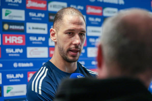 11.03.2026; Fussball; Training des FC Schalke 04. Medienrunde mit Nikola Katic (FC Schalke 04). Gelsenkirchen Trainingsgelände FC Schalke 04 NRW Deutschland xRHR-FOTO YYx Copyright: RHR-FOTOx RHR-FOTO YY