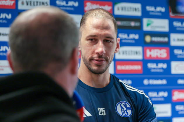 11.03.2026; Fussball; Training des FC Schalke 04. Medienrunde mit Nikola Katic (FC Schalke 04). Gelsenkirchen Trainingsgelände FC Schalke 04 NRW Deutschland xRHR-FOTO YYx Copyright: RHR-FOTOx RHR-FOTO YY