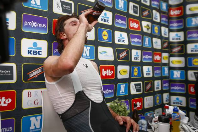 Road cycling, Rad, Radsport, Strasse illustration pictures Road cycling: illustration pictures Fabian Cancellara looks dejected after his second place during the Flanders Classics UCI WorldTour 100th Ronde van Vlaanderen cycling race with start in Brugge and finish in Oudenaarde Copyright: xJanxDexMeuleneirx