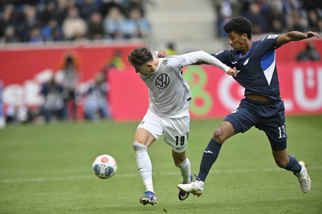 Zweikampf, Aktion Bernardo TSG 1899 Hoffenheim (13) gegen Jesper Lindstrom Lindstroem VfL Wolfsburg (19) TSG 1899 Hoffenheim vs VfL Wolfsburg WOB 14.03.2026 DFL REGULATIONS PROHIBIT ANY USE OF PHOTOGRAPHS AS IMAGE SEQUENCES AND OR QUASI-VIDEO TSG 1899 Hoffenheim vs VfL Wolfsburg WOB