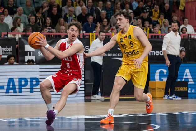 v.li. Jasper Guenther (RheinStars Koeln, 06), Kaya Bayram (Tigers Tuebingen 05) GER, Tigers Tuebingen vs. RheinStars Koeln, Herren, Barmer 2. Basketball Bundesliga, ProA, 27. Spieltag, Spielzeit 2025 2026, 14.03.2026, GER, Tigers Tuebingen vs. RheinStars Koeln, Herren, Barmer 2. Basketball Bundesliga, ProA, 27. Spieltag, Spielzeit 2025 2026, 14.03.2026 Tuebingen Copyright: xEibner-Pressefoto WolfgangxFrankx EP_WFK