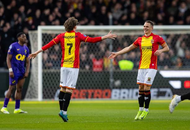 DEVENTER - Mathis Suray of Go Ahead Eagles celebrates his goal (1-0) with Jakob Breum of Go Ahead Eagles during the Dutch Eredivisie match between Go Ahead Eagles and NAC Breda at De Adelaarshorst on March 15, 2026 in Deventer, the Netherlands. SONNY LENSEN ANP Eredivisie 2025-2026 xVIxANPxSportx xxANPxIVx 553415667 originalFilename: 553415667