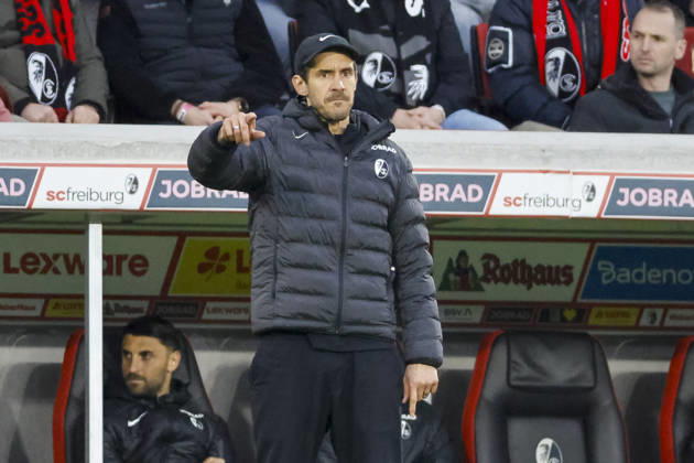 Julian Schuster (SC Freiburg, Trainer) , Deutschland, Fussball, 1. Bundesliga, 26.Spieltag, 2025 2026, SC Freiburg vs. 1.FC Union Berlin, 15.03.2026, Freiburg im Breisgau Europa-Park Stadion Deutschland Copyright: xGrantxHubbsx