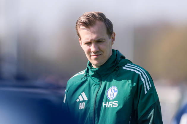 19.03.2026, Fussball, Training des FC Schalke 04. Co-Trainer Adin Osmanbasic (FC Schalke 04). Gelsenkirchen Trainingsgelände FC Schalke 04 NRW Deutschland xRHR-FOTO YYx Copyright: RHR-FOTOx RHR-FOTO YY