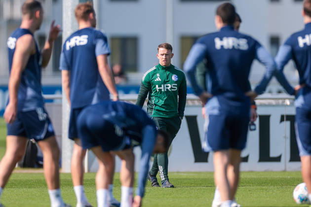 19.03.2026, Fussball, Training des FC Schalke 04. Co-Trainer Eddie Lattimore (FC Schalke 04). Gelsenkirchen Trainingsgelände FC Schalke 04 NRW Deutschland xRHR-FOTO YYx Copyright: RHR-FOTOx RHR-FOTO YY