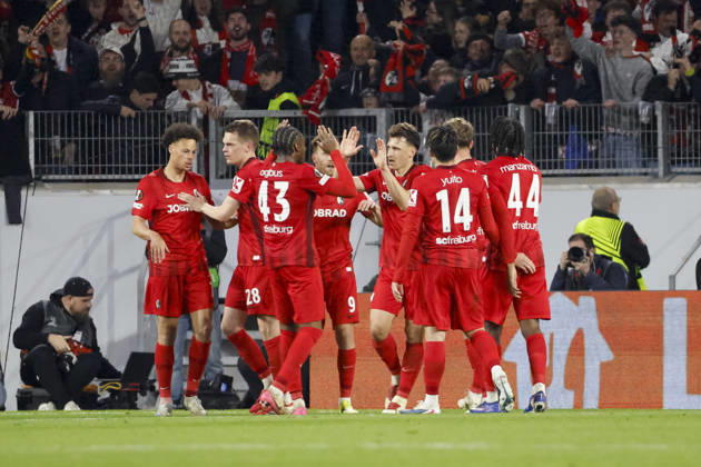 Torjubel SC Freiburg beim 5:1 durch Maximilian Eggestein (SC Freiburg, 08) , Deutschland, Fussball, UEFA Europa League, Achtelfinale, 2025 2026, SC Freiburg vs. KRC Genk, 19.03.2026, Freiburg im Breisgau Europa-Park Stadion Deutschland Copyright: xGrantxHubbsx