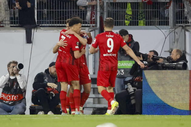 Torjubel SC Freiburg beim 5:1 durch Maximilian Eggestein (SC Freiburg, 08) , Deutschland, Fussball, UEFA Europa League, Achtelfinale, 2025 2026, SC Freiburg vs. KRC Genk, 19.03.2026, Freiburg im Breisgau Europa-Park Stadion Deutschland Copyright: xGrantxHubbsx