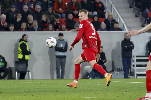 Philipp Lienhart (SC Freiburg, 03) am Ball , Deutschland, Fussball, UEFA Europa League, Achtelfinale, 2025 2026, SC Freiburg vs. KRC Genk, 19.03.2026, Freiburg im Breisgau Europa-Park Stadion Deutschland Copyright: xGrantxHubbsx