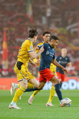 Genoa™s Junior Messias fights for the ball during the Serie A soccer match between Genoa and Udinese at the Luigi Ferraris Stadium in Genoa, Italy - Friday, March 20, 2026. - Soccer . Copyright: xTanoxPecoraro LaPressex