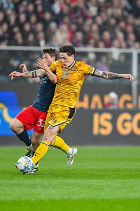 Genoa™s Morten Frendrup fights for the ball with Udinese™s NicolÃ² Zaniolo during the Serie A soccer match between Genoa and Udinese at the Luigi Ferraris Stadium in Genoa, Italy - Friday, March 20, 2026. - Soccer .  Copyright: xTanoxPecoraro LaPressex