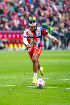 Serge Gnabry (7 Bayern) in Aktion beim Bundesligaspiel FC Bayern München - 1. FC Union Berlin am 21.03.2026.